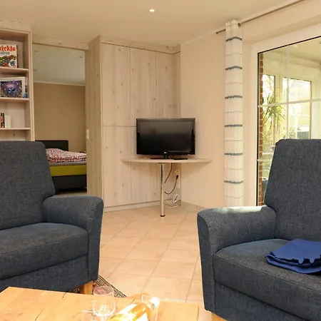 Bei Bunsel's Apartment *